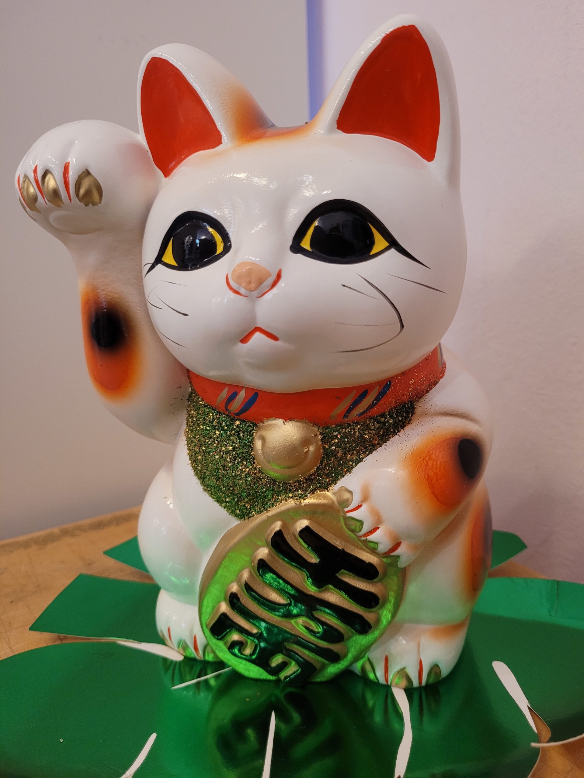 Maneki neko porcelaine - Tirelire 19cm - Shop Sur un air de Japon